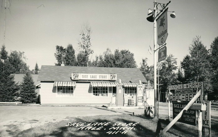 Sage Lake Store—Hale Michigan Rppc Mobil Gas Service Station 7 Up Sign Photo 40S